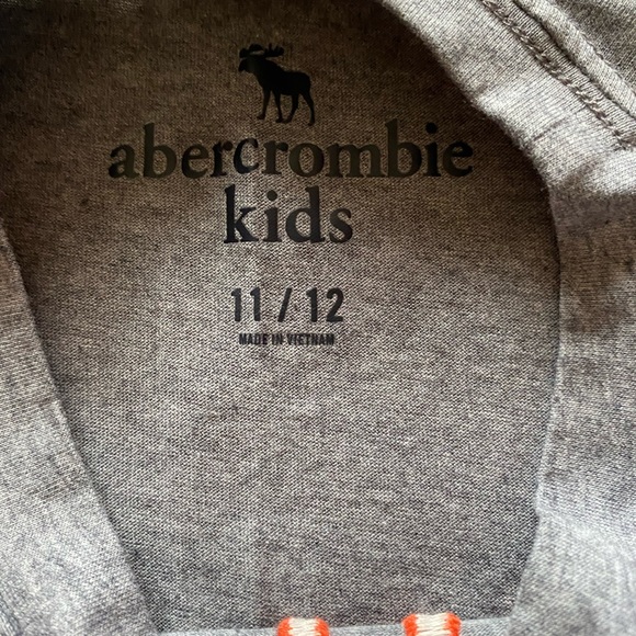 Ambercrombie size 11-12 newer shirt - Picture 3 of 3